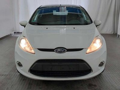 Gebraucht Ford Fiesta 95 PS (69 kW) 2011 Weiß Kleinwagen