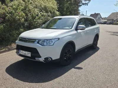 Gebraucht Mitsubishi Outlander Diamant Edition 150 PS (110 kW) 2015 Weiß SUV