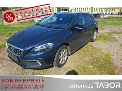 Używany Volvo V40 CC You! 150 KM (110 kW) 2015 Niebieski Kombi