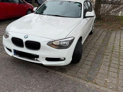 Gebraucht BMW 114 102 PS (75 kW) 2014 Weiß Kleinwagen