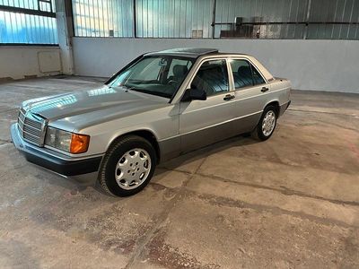 Silber Gebraucht 1990 Mercedes 190 Limousine | 4.000 €