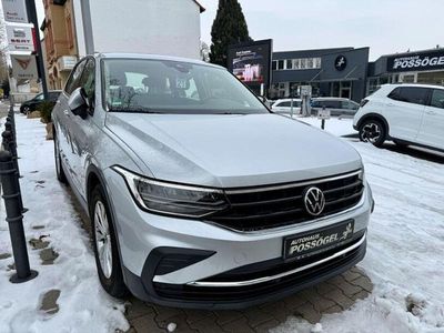 Gebraucht VW Tiguan Basis 131 PS (96 kW) 2021 Silber SUV