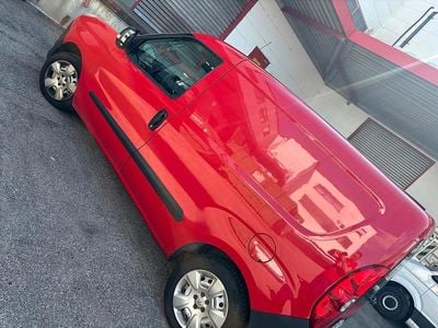 Gebraucht Opel Combo 90 PS (66 kW) 2013 Rot Van / Kleinbus