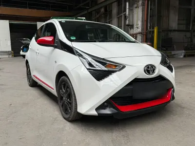 Używany Toyota Aygo 72 KM (52 kW) 2019 Biały Hatchback