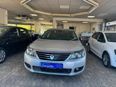 Używany Renault Latitude 173 KM (127 kW) 2011 Srebrny Sedan/Limuzyna