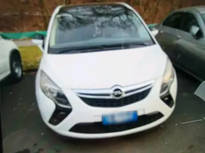 Gebraucht Opel Zafira 150 PS (110 kW) 2012 Weiß Van / Kleinbus