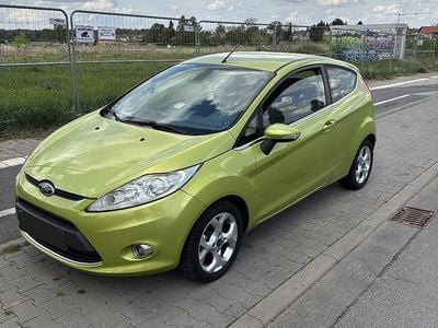 Usata Ford Fiesta Titanium 82 CV (60 kW) 2009 Verde Utilitaria