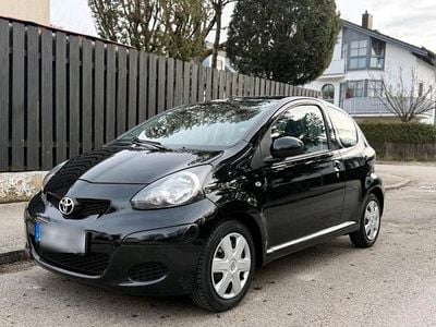 Gebraucht Toyota Aygo 68 PS (50 kW) 2009 Schwarz Kleinwagen