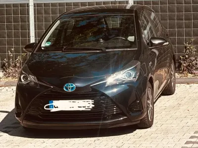 Brugt Toyota Yaris Hybrid Business Edition 73 HK (53 kW) 2018 Sort Hatchback