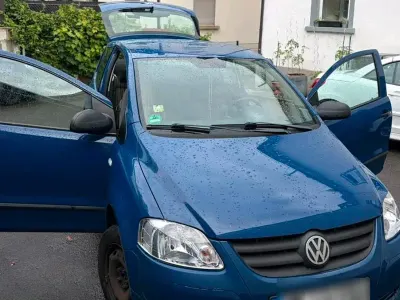 Gebraucht VW Fox 54 PS (39 kW) 2006 Blau Kleinwagen