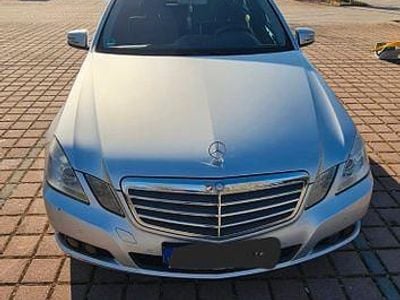 Gebraucht Mercedes E220 Avantgarde 170 PS (125 kW) 2009 Grau Limousine