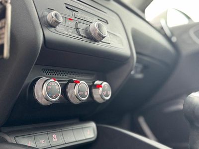 Gebraucht Audi A1 Ambiente 105 PS (77 kW) 2010 Weiß Kleinwagen