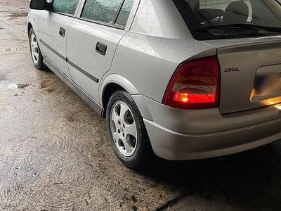 Gebraucht Opel Astra 75 PS (55 kW) 1999 Silber Limousine