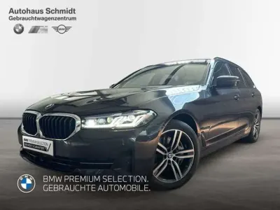 Gebraucht BMW 530 Sport Line 286 PS (210 kW) 2021 Sophistograu brillanteffekt Kombi