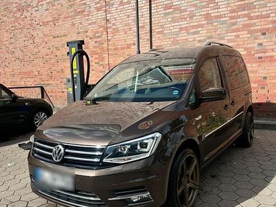Braun Gebraucht 2017 VW Caddy Highline Van / Kleinbus | 18.500 € (Etwas zu teuer)