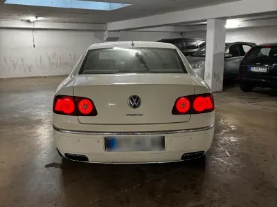 Gebraucht VW Phaeton 240 PS (176 kW) 2008 Weiß Limousine