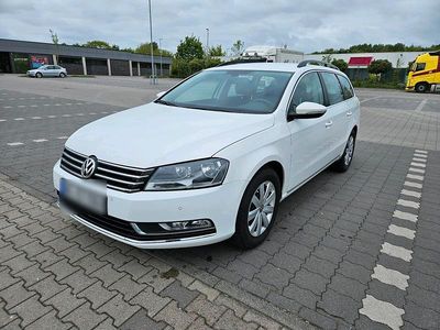 Gebraucht VW Passat Comfortline 105 PS (77 kW) 2013 Weiß Kombi