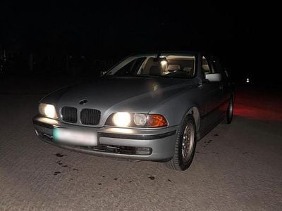 Gebraucht BMW 520 150 PS (110 kW) 2000 Silber Limousine