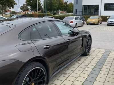 Porsche Panamera 4