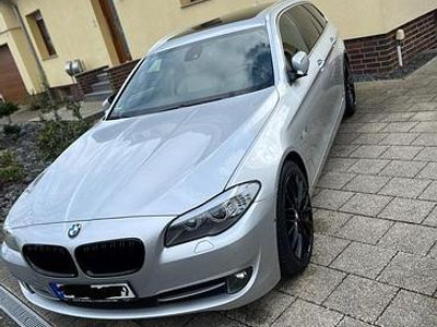 Second-hand BMW 530 258 CP (189 kW) 2011 Argintiu Break