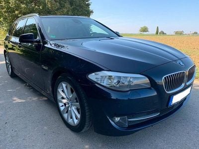 Gebraucht BMW 530 M Sport 258 PS (189 kW) 2012 Blau Kombi