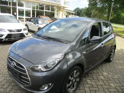 Gebraucht Hyundai ix20 90 PS (66 kW) 2017 Grau Kleinwagen