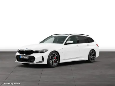 Gebraucht BMW 330e Comfort Edition 292 PS (214 kW) 2025 Kombi