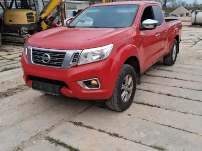 Gebraucht Nissan Navara 160 PS (117 kW) 2016 Rot Pickup