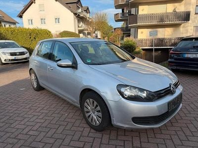 Gebraucht VW Golf VI 90 PS (66 kW) 2010 Silber Kleinwagen