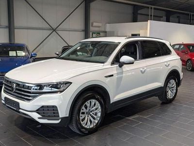 Gebraucht VW Touareg 231 PS (169 kW) 2022 Weiß SUV