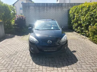 Usata Mazda 2 Center-Line 75 CV (55 kW) 2011 Nero Utilitaria