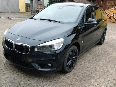 BMW 225