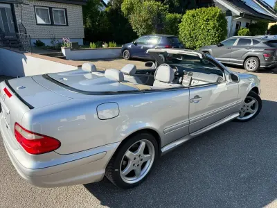 Używany Mercedes CLK430 Avantgarde 279 KM (205 kW) 2001 Srebrny Kabriolet