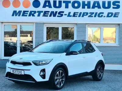 Gebraucht Kia Stonic Vision 120 PS (88 kW) 2018 Weiß SUV