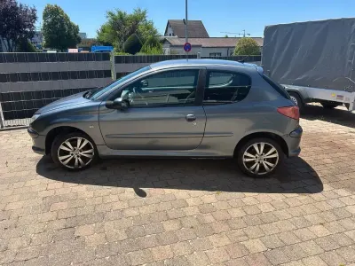 Gebraucht Peugeot 206 CC 109 PS (80 kW) 2006 Cabrio