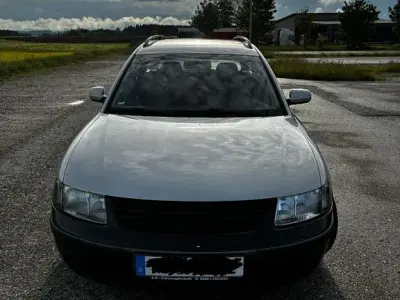 Gebraucht VW Passat Basis 116 PS (85 kW) 2000 Silber Kombi
