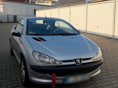 Gebraucht Peugeot 206 CC 109 PS (80 kW) 2002 Silber Cabrio