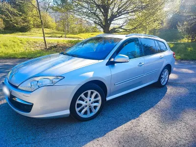 Usata Renault Laguna GrandTour Dynamique 140 CV (102 kW) 2008 Argento Station wagon