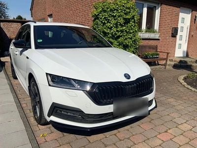 Usata Skoda Octavia 150 CV (110 kW) 2024 Bianco Station wagon