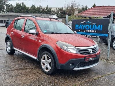 Gebraucht Dacia Sandero Stepway 84 PS (61 kW) 2011 Rot Kleinwagen