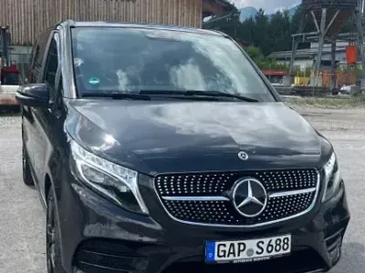 Gebraucht Mercedes V300 237 PS (174 kW) 2022 Grau Van / Kleinbus