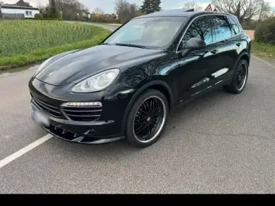 Używany Porsche Cayenne 245 KM (180 kW) 2011 Czarny SUV
