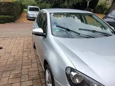 Gebraucht VW Golf VI Comfortline 102 PS (75 kW) 2009 Silber Limousine
