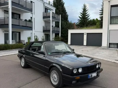 Gebraucht BMW 320 Cabriolet Basis 129 PS (94 kW) 1992 Schwarz Cabrio