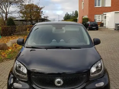 Gebraucht Smart ForFour 61 PS (44 kW) 2015 Schwarz Kleinwagen