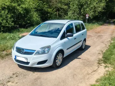 Gebraucht Opel Zafira Edition 116 PS (85 kW) 2009 Weiß Van / Kleinbus