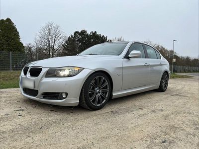 Gebraucht BMW 325 Sport Line 197 PS (144 kW) 2009 Silber Limousine