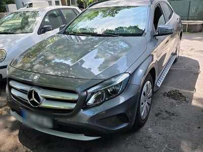 Mercedes GLA200