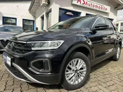 Gebraucht VW T-Roc Life 116 PS (85 kW) 2024 Deep black perleffekt SUV