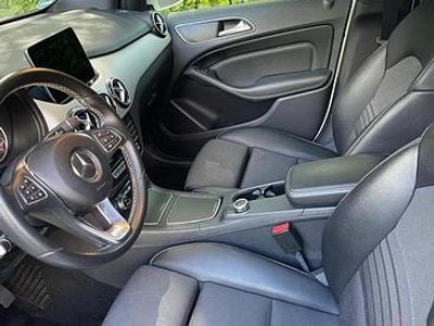 Mercedes B220
